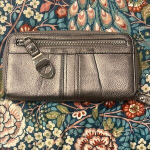 B Makowsky Silver Leather Wallet